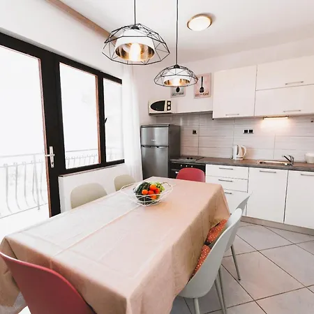 Gizdic Apartment *